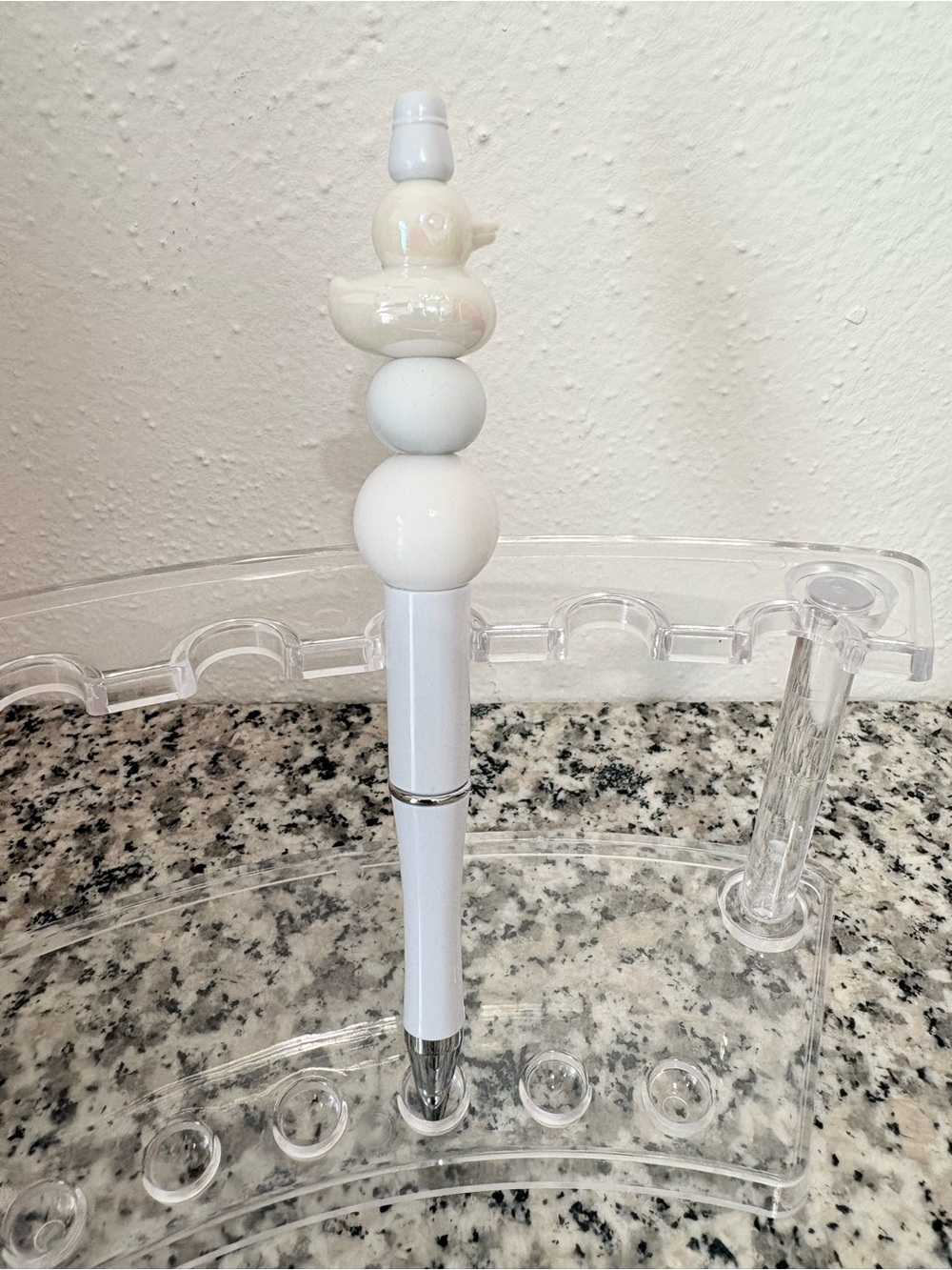 White gloss duck pen